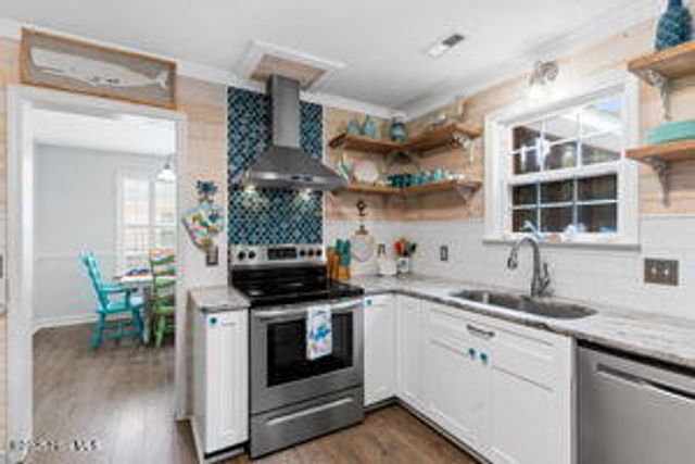 124 NE 15th Street, Oak Island, NC 28465