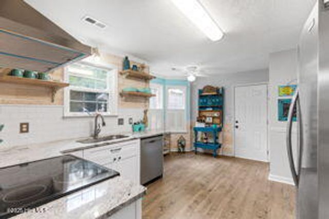 124 NE 15th Street, Oak Island, NC 28465