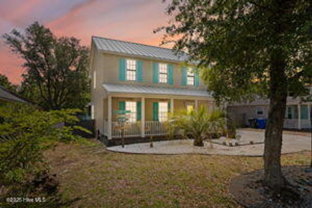 124 NE 15th Street, Oak Island, NC 28465