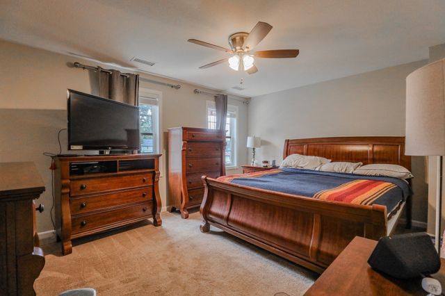 122 Ambrose St, Springfield, MA 01109