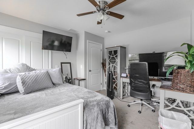 122 Ambrose St, Springfield, MA 01109