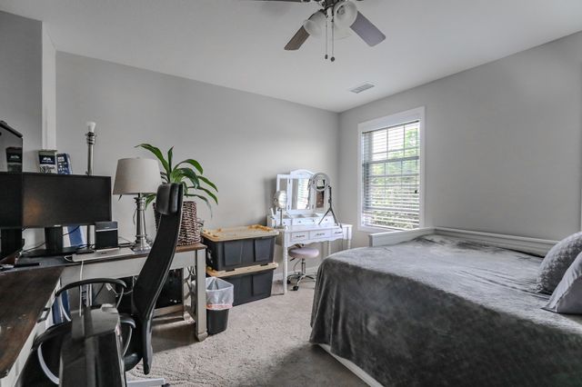 122 Ambrose St, Springfield, MA 01109