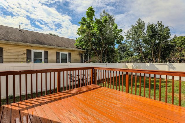 122 Ambrose St, Springfield, MA 01109
