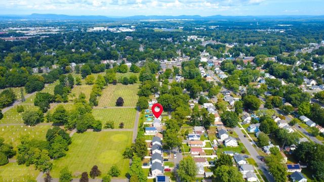 122 Ambrose St, Springfield, MA 01109
