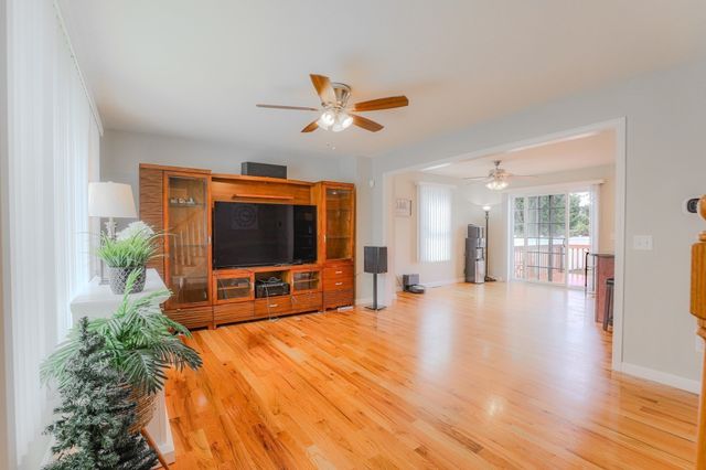 122 Ambrose St, Springfield, MA 01109