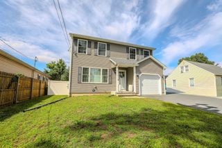 122 Ambrose St, Springfield, MA 01109
