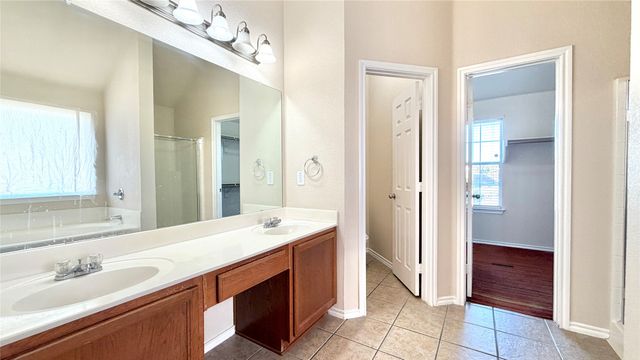 1648 Northview Drive, Grand Prairie, TX 75051