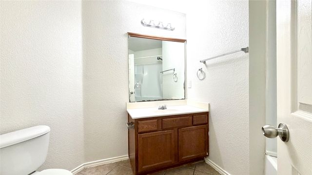 1648 Northview Drive, Grand Prairie, TX 75051