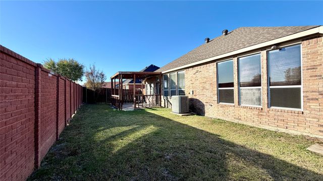 1648 Northview Drive, Grand Prairie, TX 75051