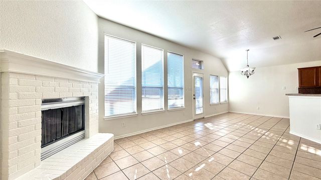 1648 Northview Drive, Grand Prairie, TX 75051