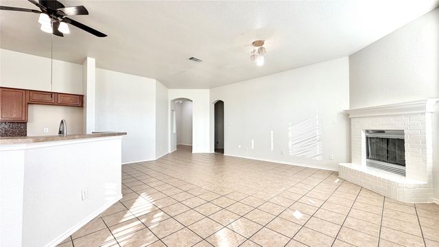 1648 Northview Drive, Grand Prairie, TX 75051