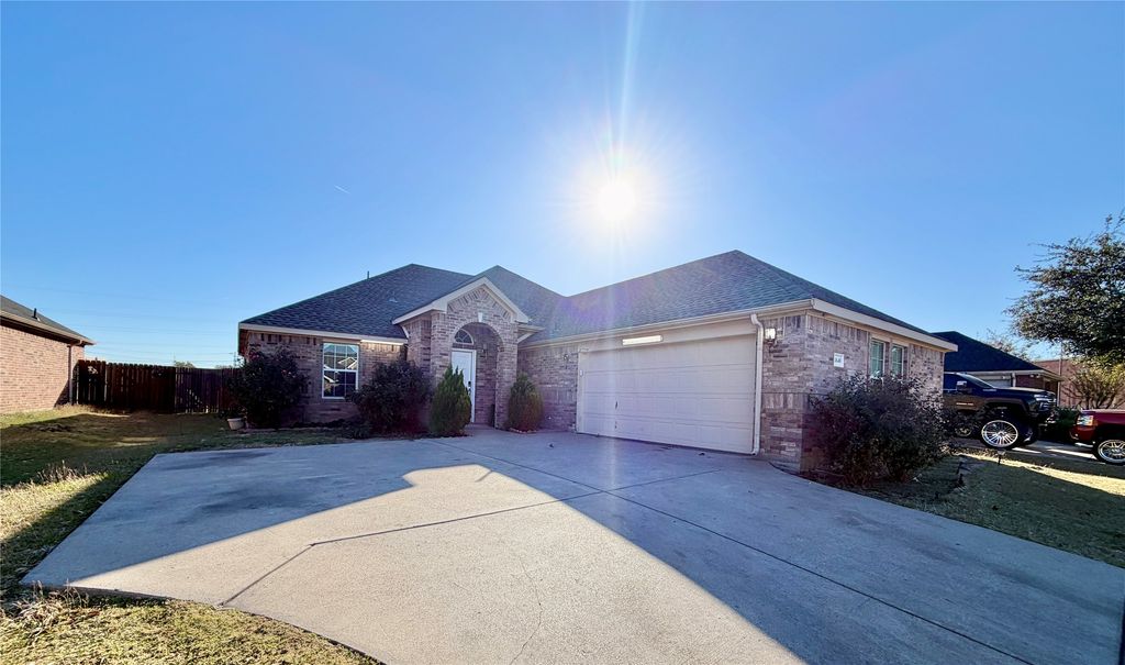 1648 Northview Drive, Grand Prairie, TX 75051