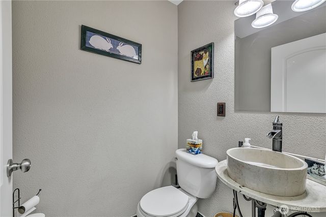 10 E Lynda Lane W, Shelton, WA 98584