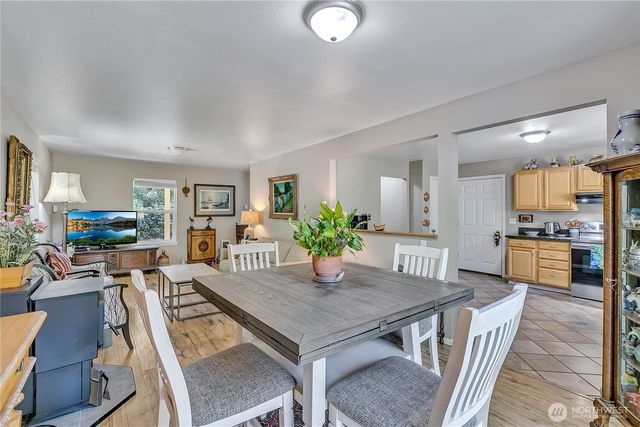 10 E Lynda Lane W, Shelton, WA 98584