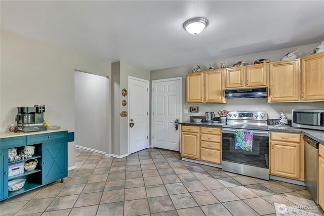 10 E Lynda Lane W, Shelton, WA 98584