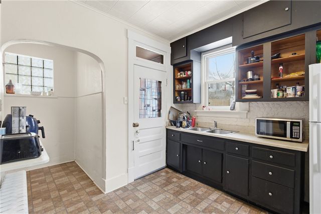 526 Dippold Ave, Baden, PA 15005