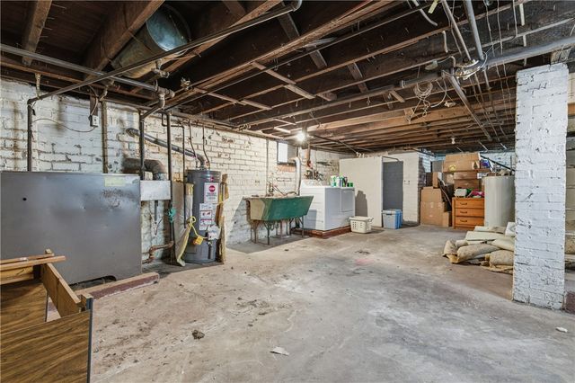 526 Dippold Ave, Baden, PA 15005