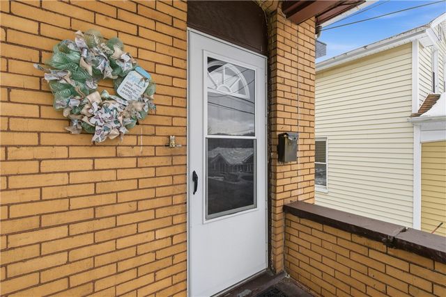 526 Dippold Ave, Baden, PA 15005