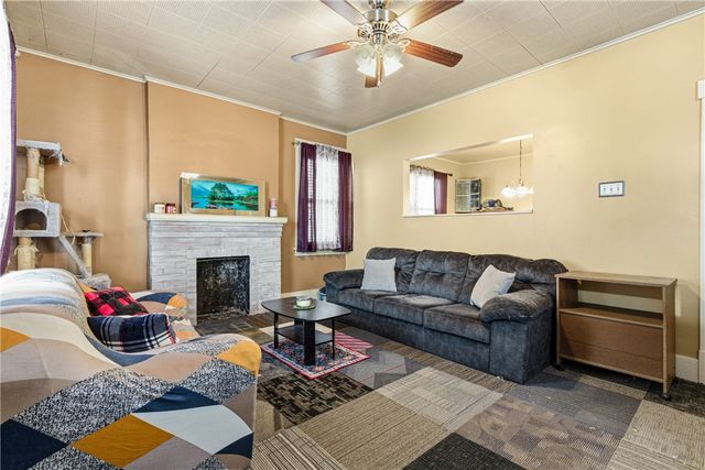 526 Dippold Ave, Baden, PA 15005