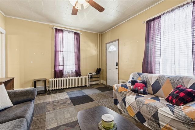 526 Dippold Ave, Baden, PA 15005