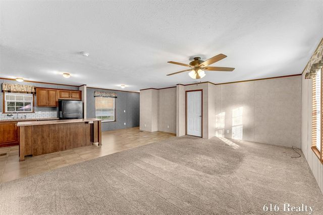 1412 Red Oak Lane, Belmont, MI 49306