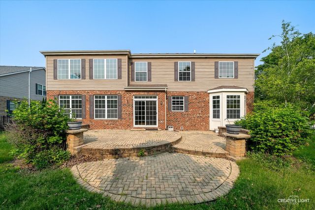 1938 Barrington Avenue, Bolingbrook, IL 60490