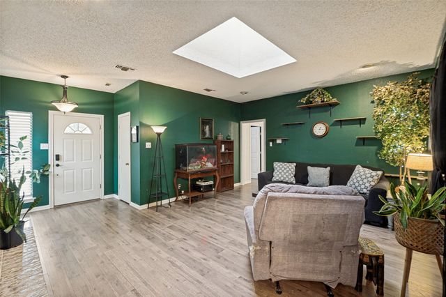 1006 Ridgeview, Carrollton, TX 75007