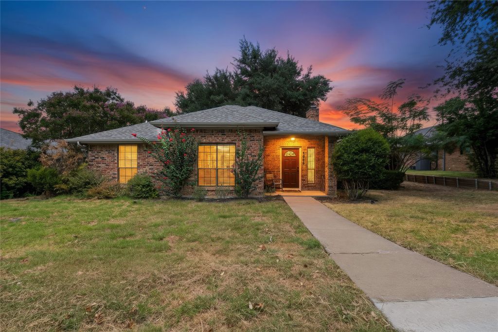 1006 Ridgeview, Carrollton, TX 75007