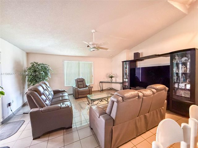 661 NE 4th Pl, Hialeah, FL 33010