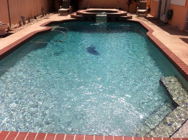 661 NE 4th Pl, Hialeah, FL 33010