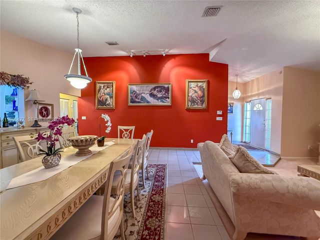 661 NE 4th Pl, Hialeah, FL 33010