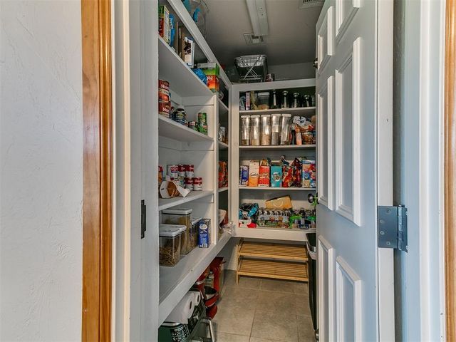 10712 Sundance Drive, Yukon, OK 73099