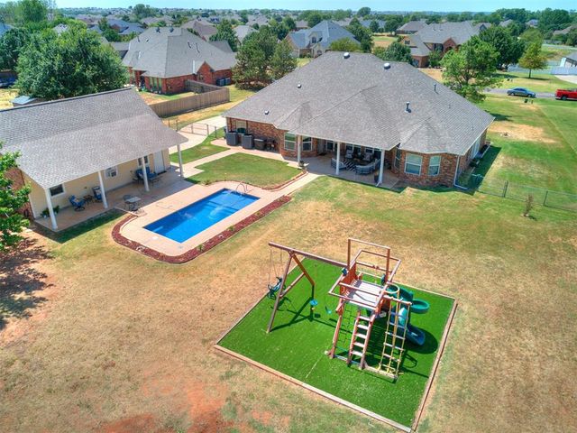 10712 Sundance Drive, Yukon, OK 73099