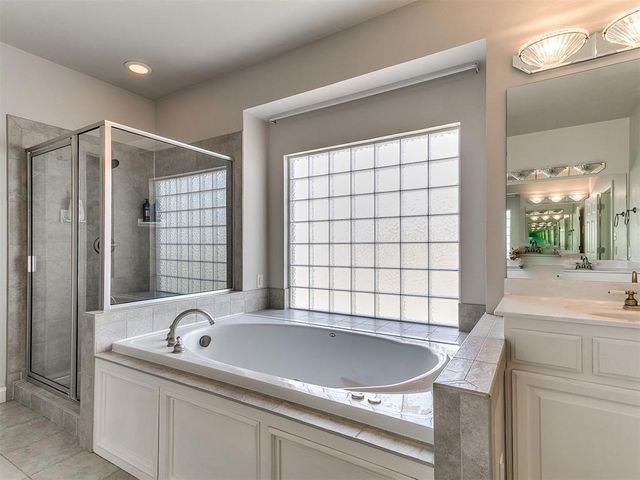 10712 Sundance Drive, Yukon, OK 73099