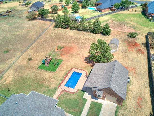 10712 Sundance Drive, Yukon, OK 73099