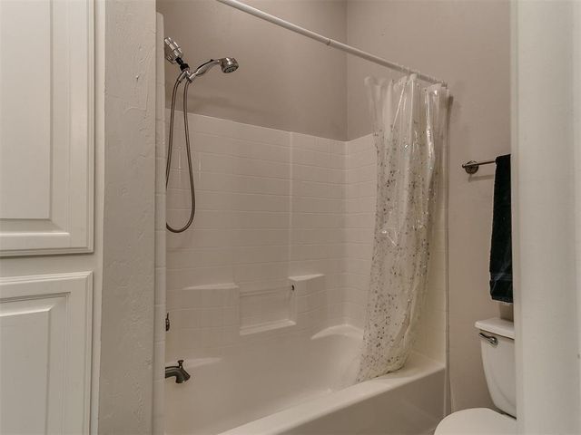 10712 Sundance Drive, Yukon, OK 73099