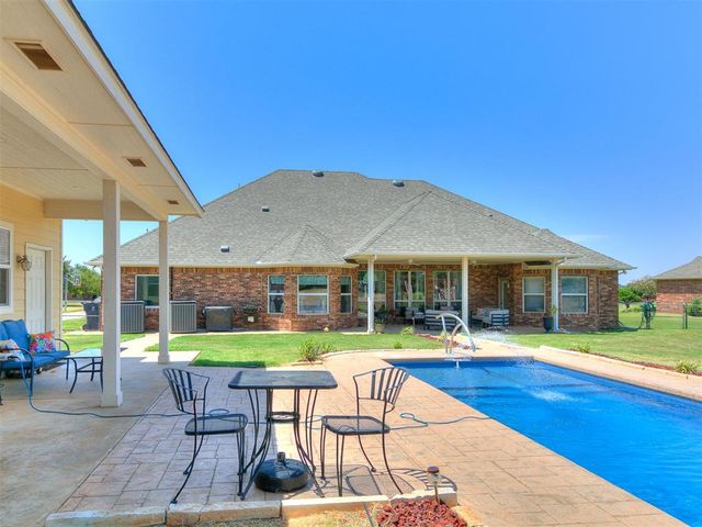 10712 Sundance Drive, Yukon, OK 73099