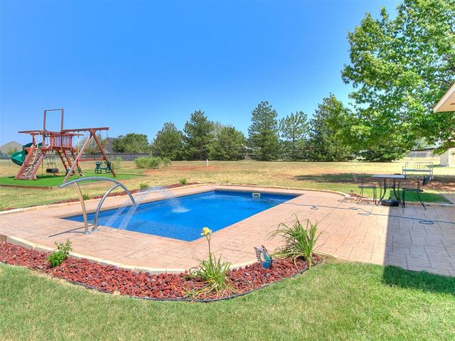 10712 Sundance Drive, Yukon, OK 73099