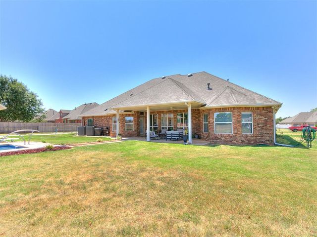 10712 Sundance Drive, Yukon, OK 73099