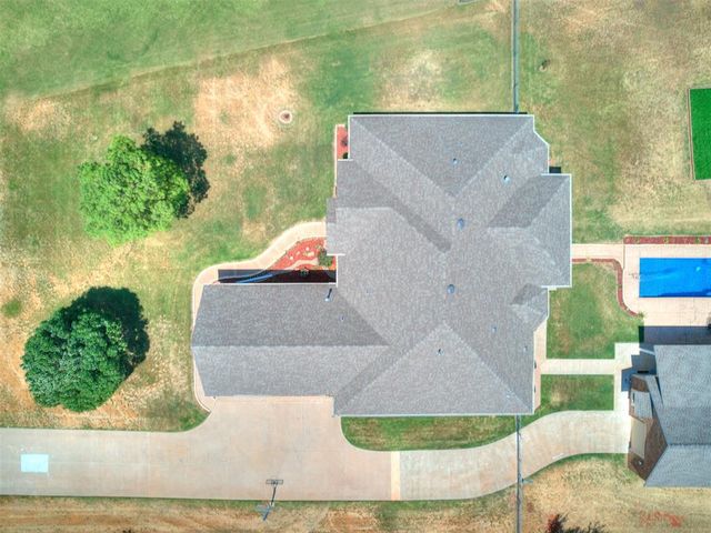 10712 Sundance Drive, Yukon, OK 73099