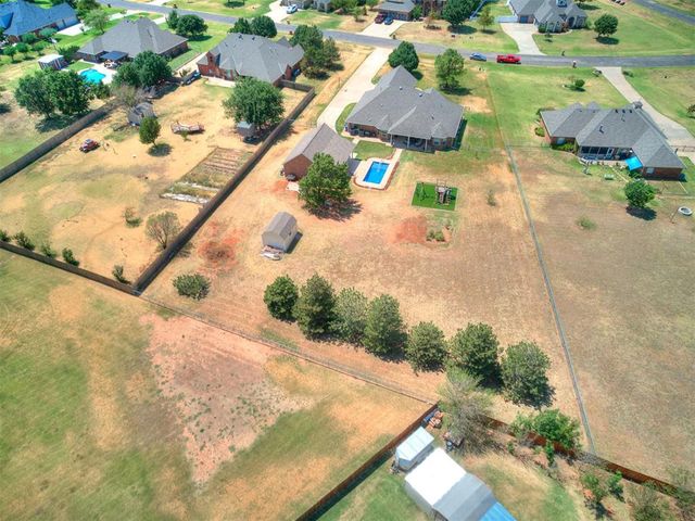 10712 Sundance Drive, Yukon, OK 73099