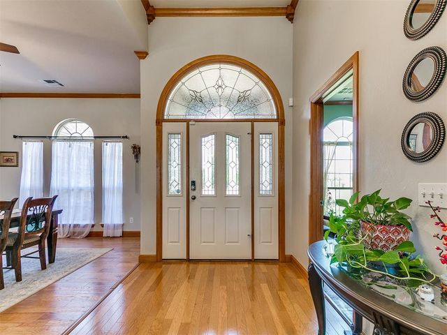 10712 Sundance Drive, Yukon, OK 73099