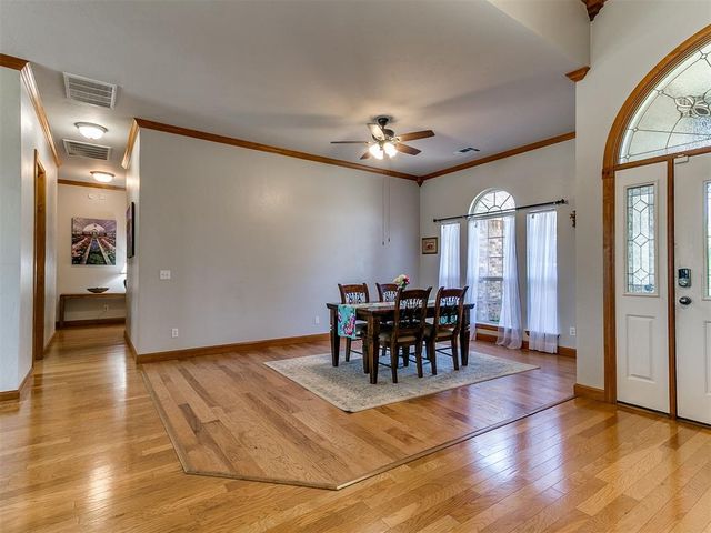 10712 Sundance Drive, Yukon, OK 73099