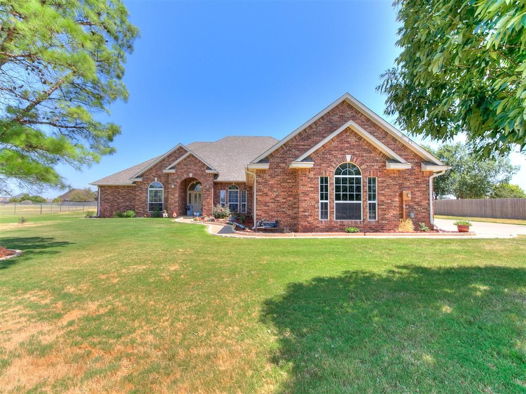 10712 Sundance Drive, Yukon, OK 73099