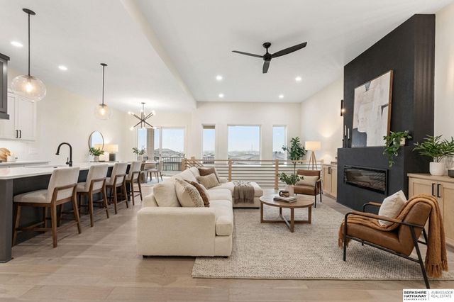 21109 Atwood Avenue, Elkhorn, NE 68022