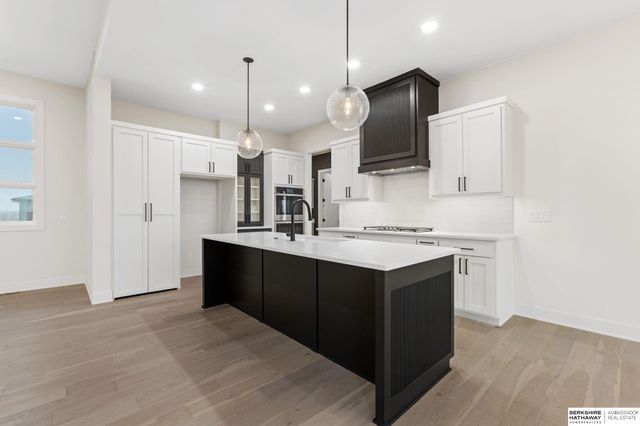 21109 Atwood Avenue, Elkhorn, NE 68022