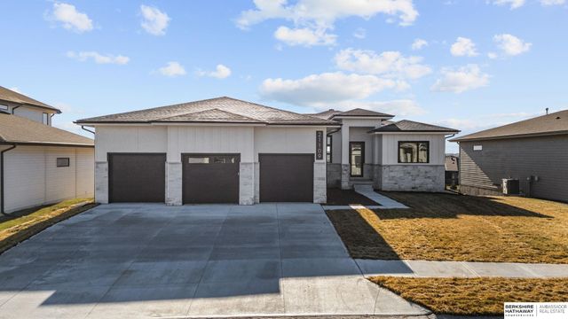 21109 Atwood Avenue, Elkhorn, NE 68022