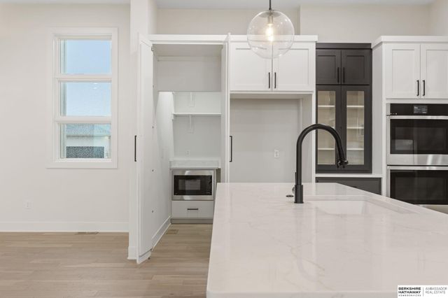 21109 Atwood Avenue, Elkhorn, NE 68022