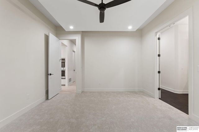 21109 Atwood Avenue, Elkhorn, NE 68022