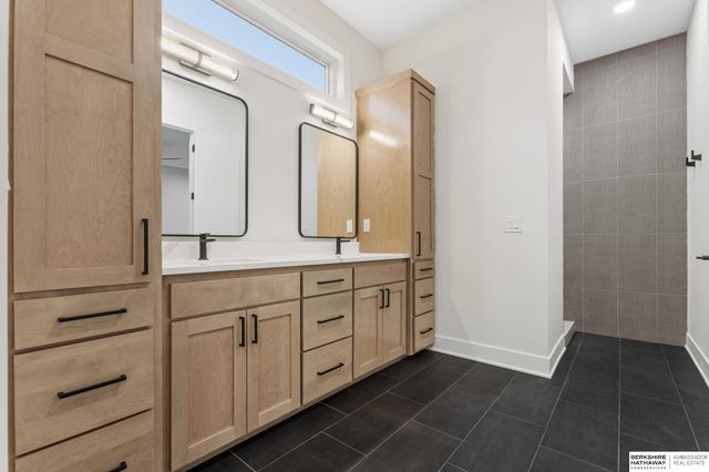 21109 Atwood Avenue, Elkhorn, NE 68022